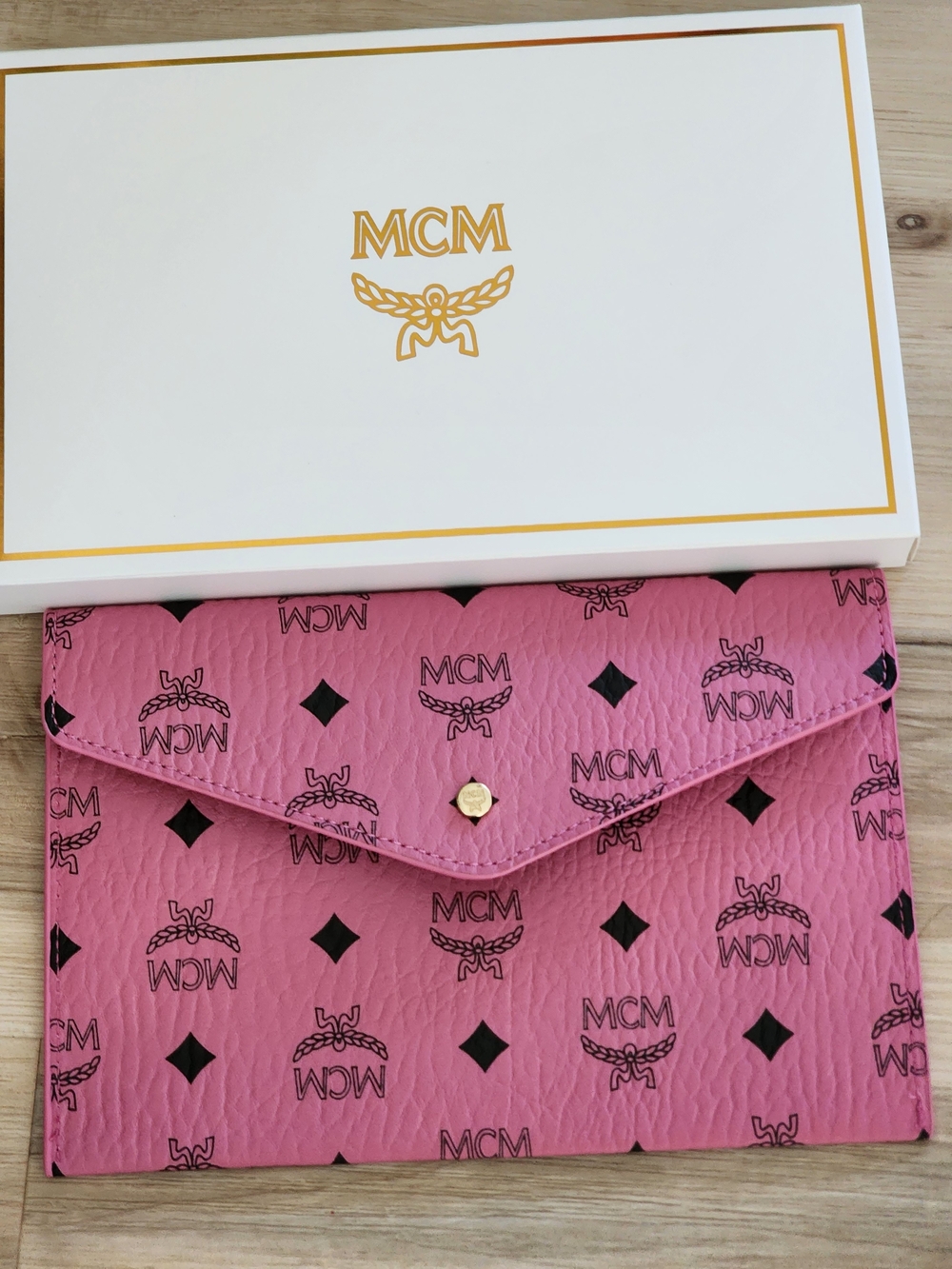 MCM Pink Logo-Print Envelope Wallet with Gold Snap/novelty - Picture 2 of 5